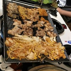 八色烤肉人均_烤肉拌饭图片(2)