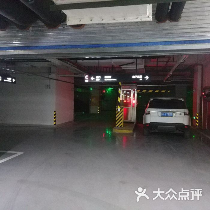 无锡太湖华邑酒店停车场