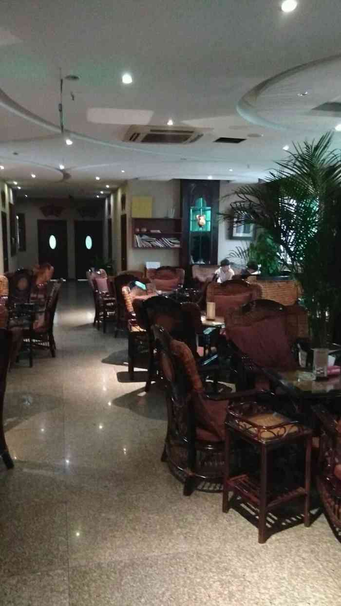 打分    /人 环境还是不错,主要离公司也近,请客户喝茶谈事还可以!