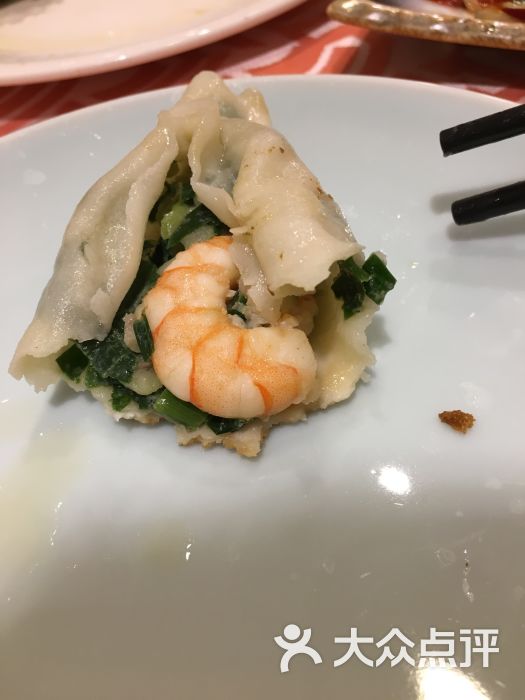 手剥虾仁韭菜锅贴