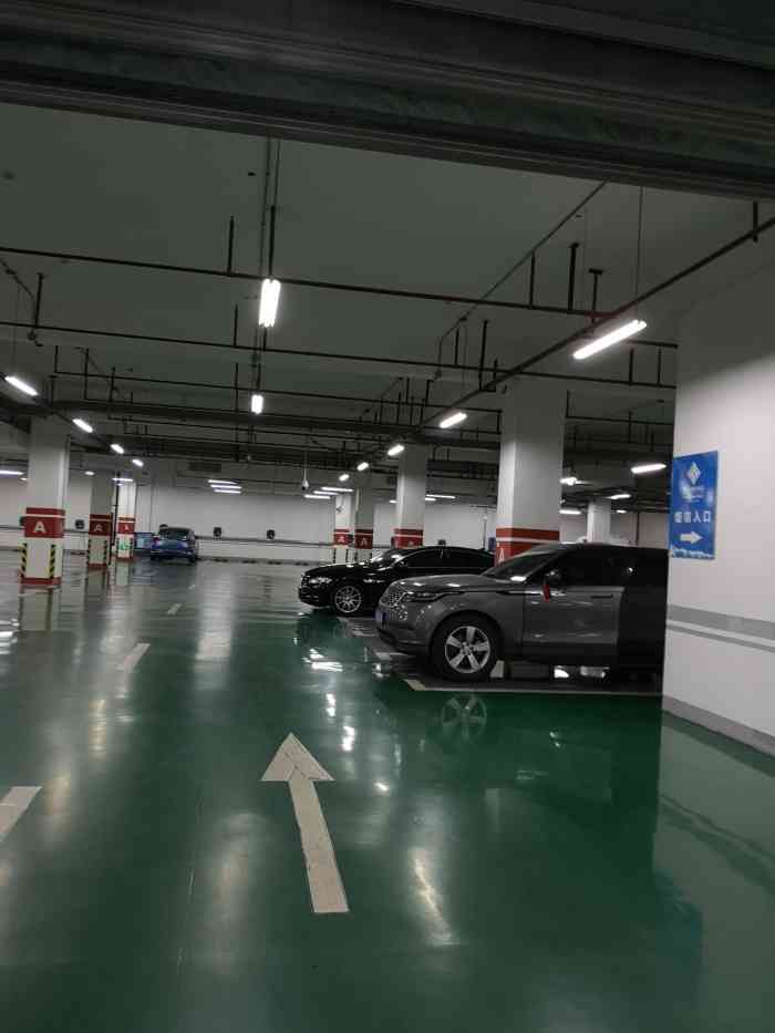 昆山金陵大饭店-2号停车场-"去昆山玩住在金陵大饭店,上面的停车场停