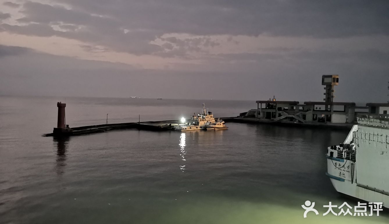 海安港就在徐闻市中心过来,大概十分钟左右的地方