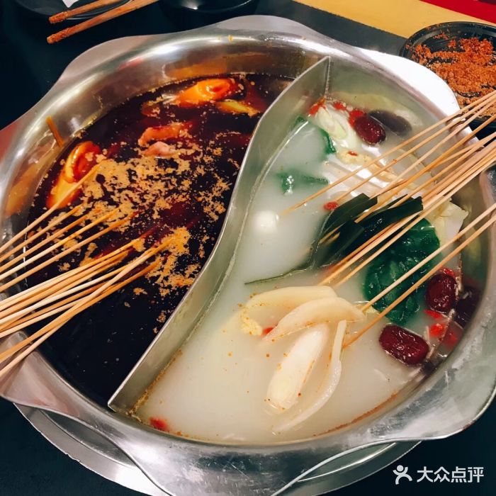 来串门成都热锅串串香鸳鸯锅图片 - 第6张