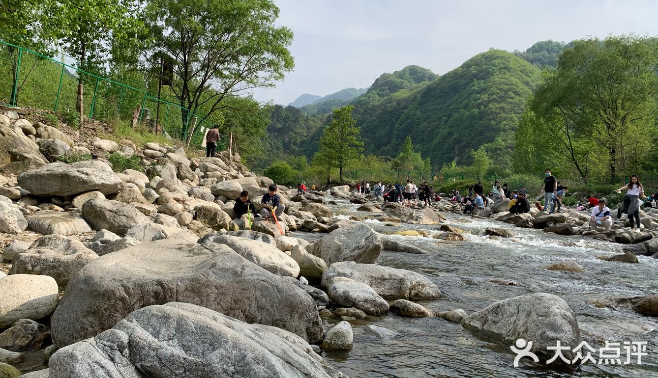 沣峪口是秦岭北麓的一个山沟据说是最美的山村公路