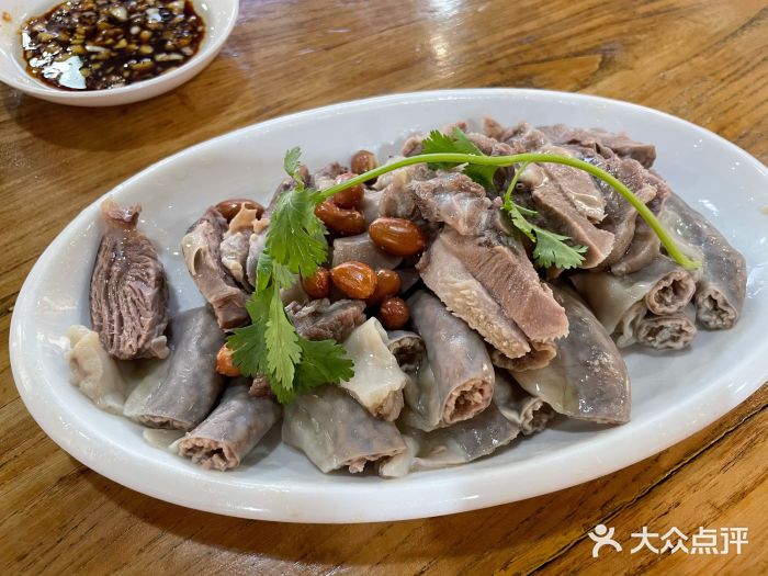 安铺车站61湛江美食61专注白切白切猪杂图片