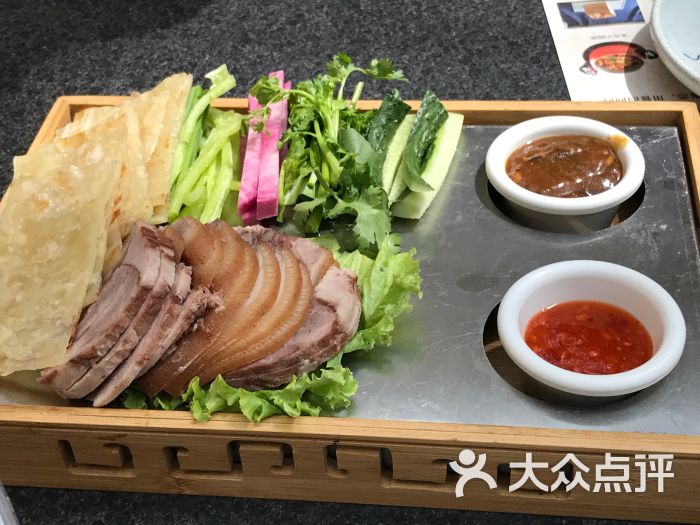 关内私房卷饼肘子