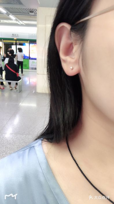 星靓彩耳洞吧图片 第3张