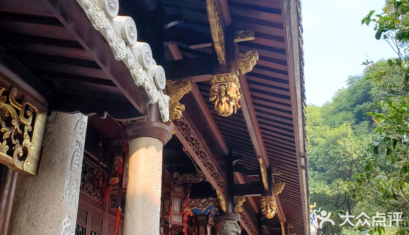 于山风景区山脚下的定光寺