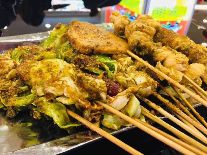 伐木累炸串卷饼(拌烧饼)-"我就想问问这家店,这种满是黑点的菜你能吃.