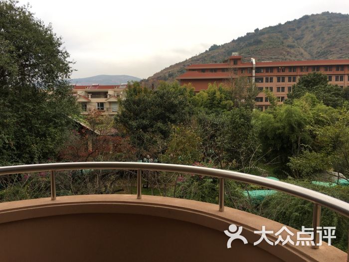 明熙苑度假山庄1号楼