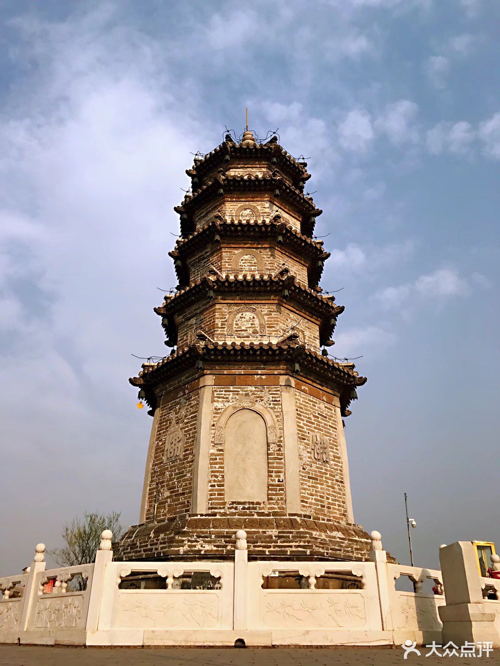 廊坊旅游景点-5a4a景点 灵山寺  灵山寺  共1张图片 电话:该项信息