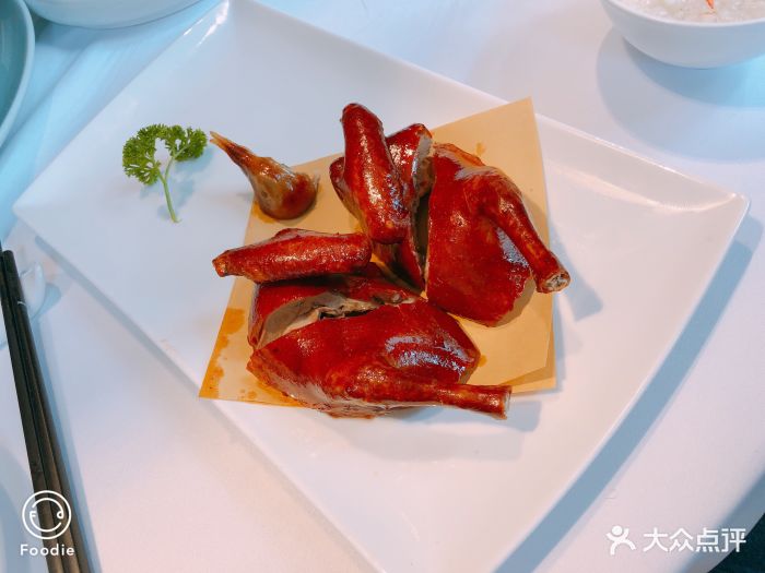 玻璃脆皮乳鸽