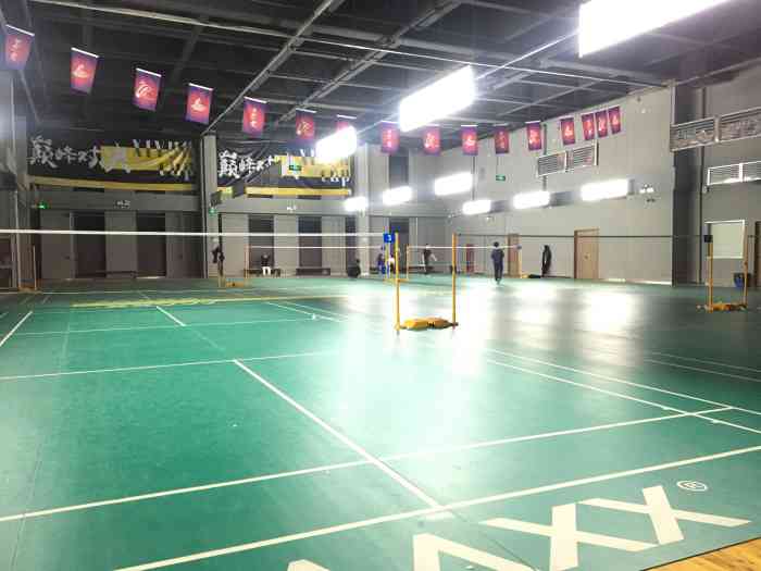 锐力羽毛球馆"非常高端的羽毛球馆,拥有6片塑胶场地,环.