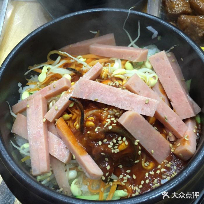 石锅火腿拌饭