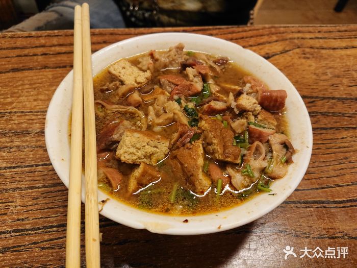 老汤卤煮图片