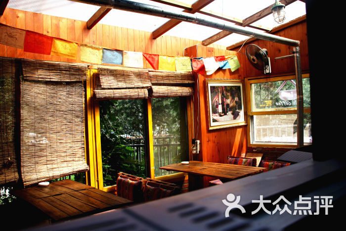 木屋影视主题咖啡