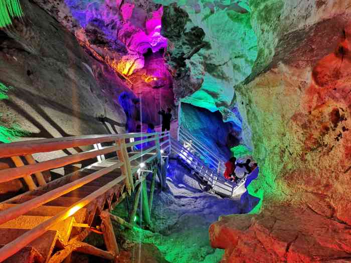 黄龙岩畲族风情旅游区-"黄龙岩景区位于河源市东源县