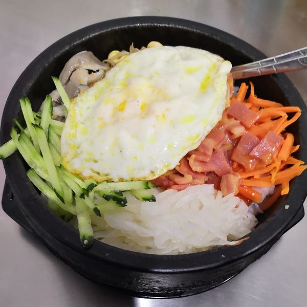 培根石锅拌饭