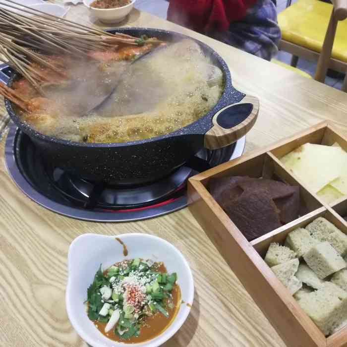 遇见延安沾沾-"从小到大,不知道吃什么的时候就会去吃凉皮.