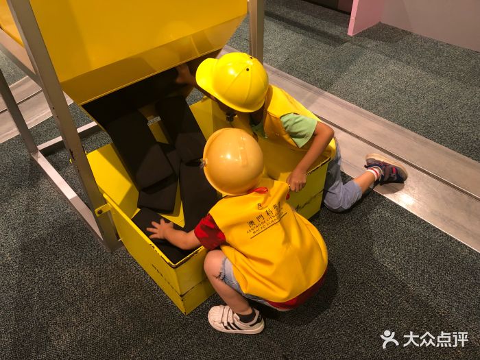 澳门科学馆占地面积六万二千平方米,主体由.