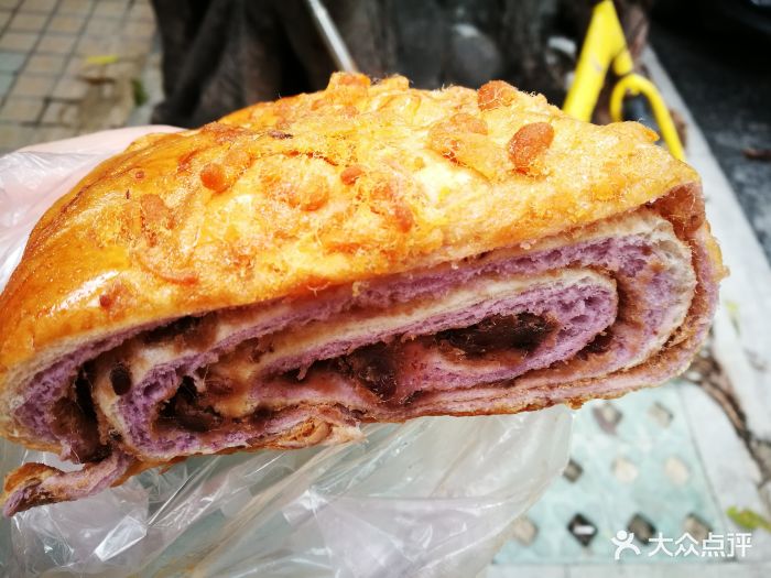 美嘉华面包西饼店太极包(红豆肉松紫薯包)图片
