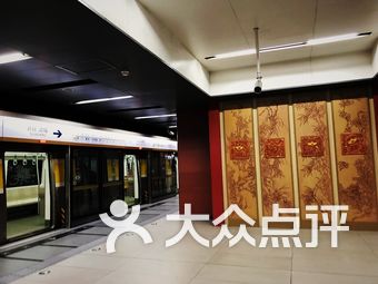 海淀五路居-地铁站