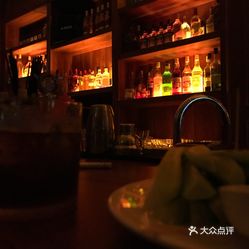 去赫本酒吧人均消费_成都赫本酒吧(3)