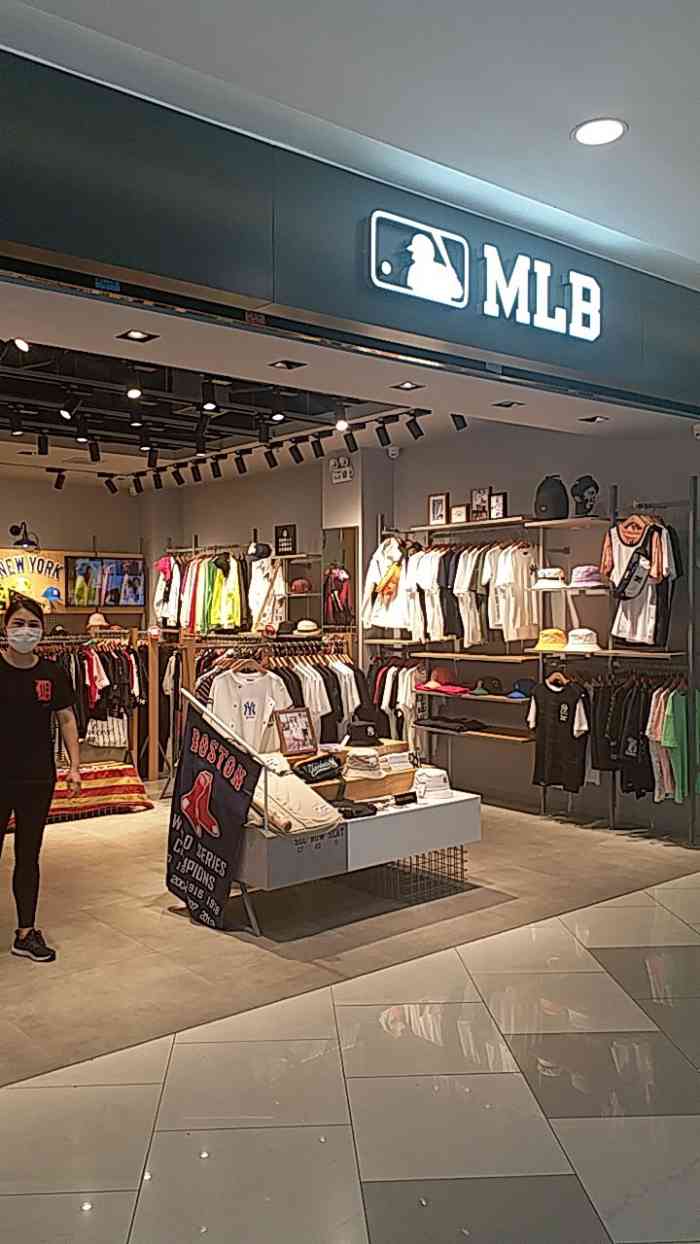 mlb(凯德龙之梦虹口店)-"门店环境:就在虹口足球场四