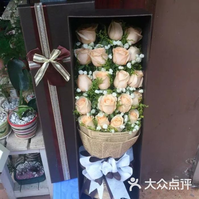 香槟玫瑰礼盒