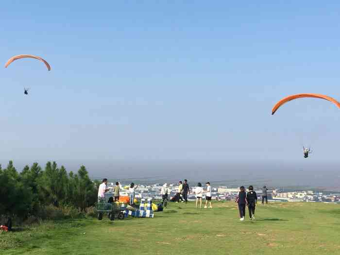 伏龙山滑翔伞基地-"伏龙山因像巨龙赴海而得名 99.