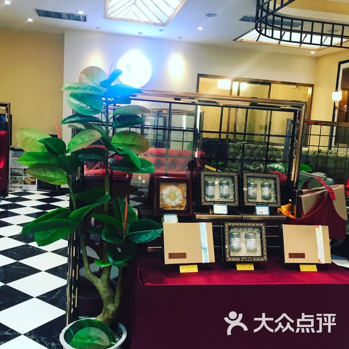 金燕庄燕窝滋补品专门店(青岛万象城店)图片 第2张