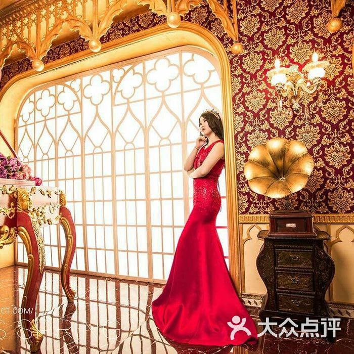 巴黎春天婚纱摄影