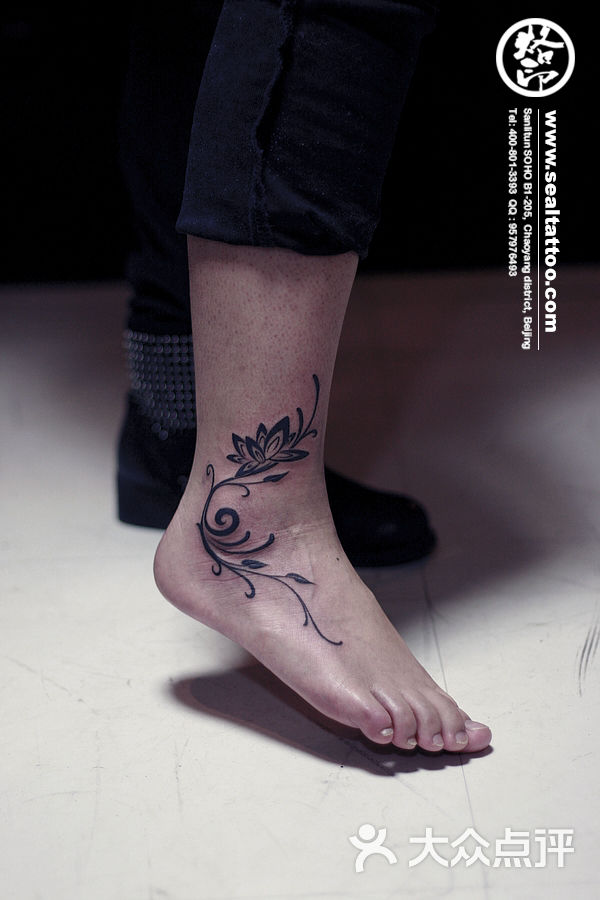 莲花图案纹身 脚踝部位纹身