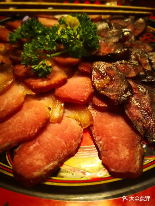 阿斯牛牛北京·凉山菜-彝家腊肉拼盘图片-北京美食-大众点评网