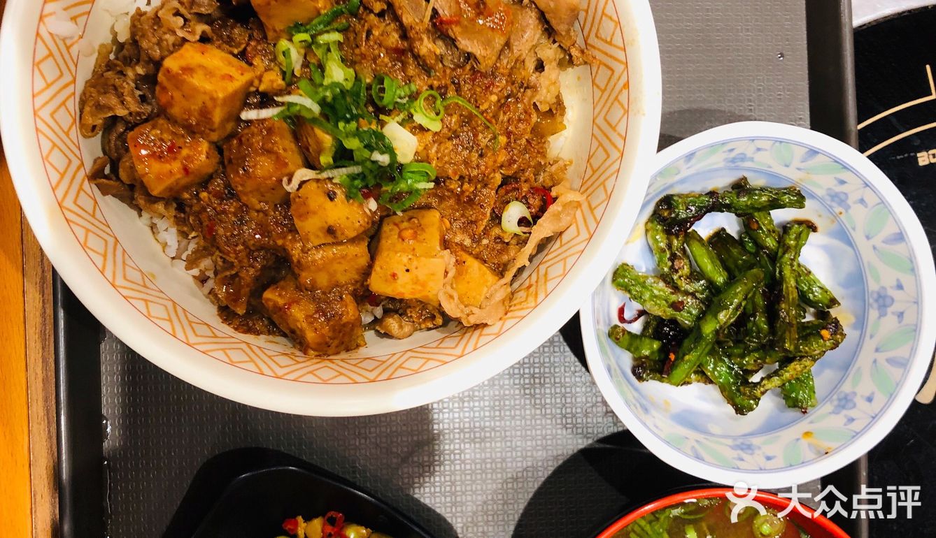 又吃了必点的麻婆豆腐饭微辣超香吃多少次都不厌