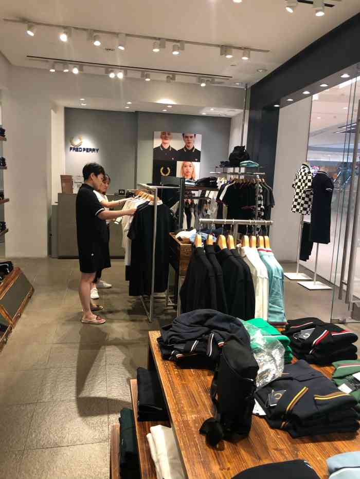 fredperry成都国际金融中心店