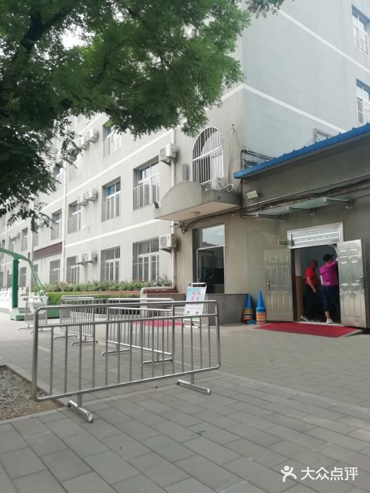 北京第十五中学附属小学图片