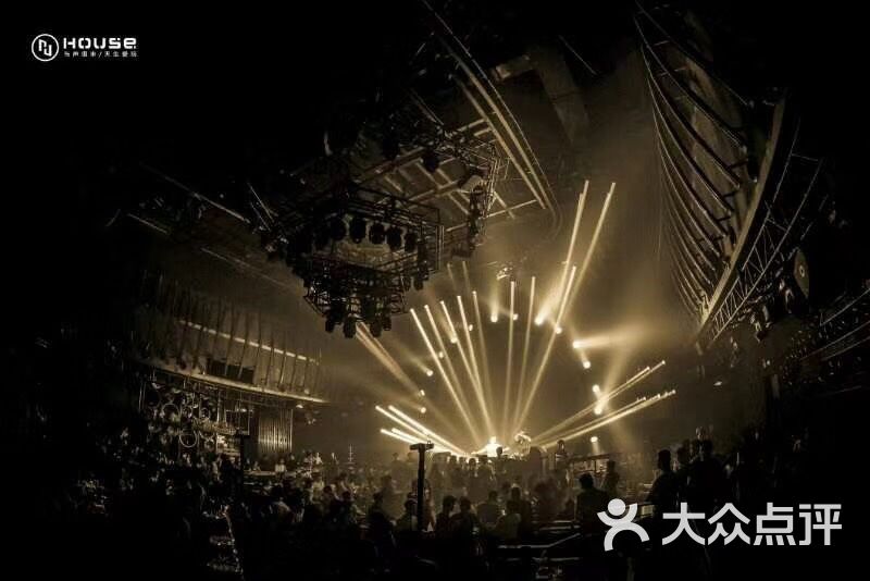 诺亚方舟集团酒吧