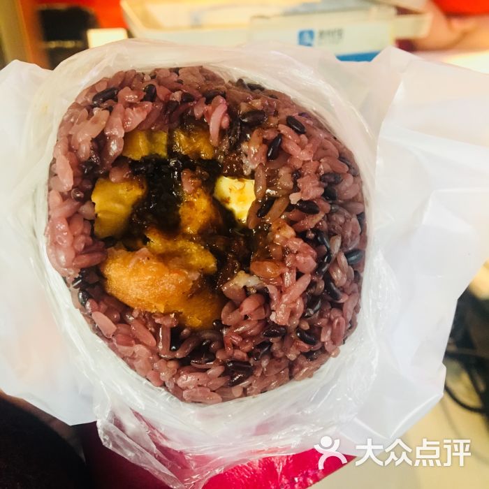 真圆粢饭团(吴江路店店)-咸蛋黄加肉松糍饭图片-上海