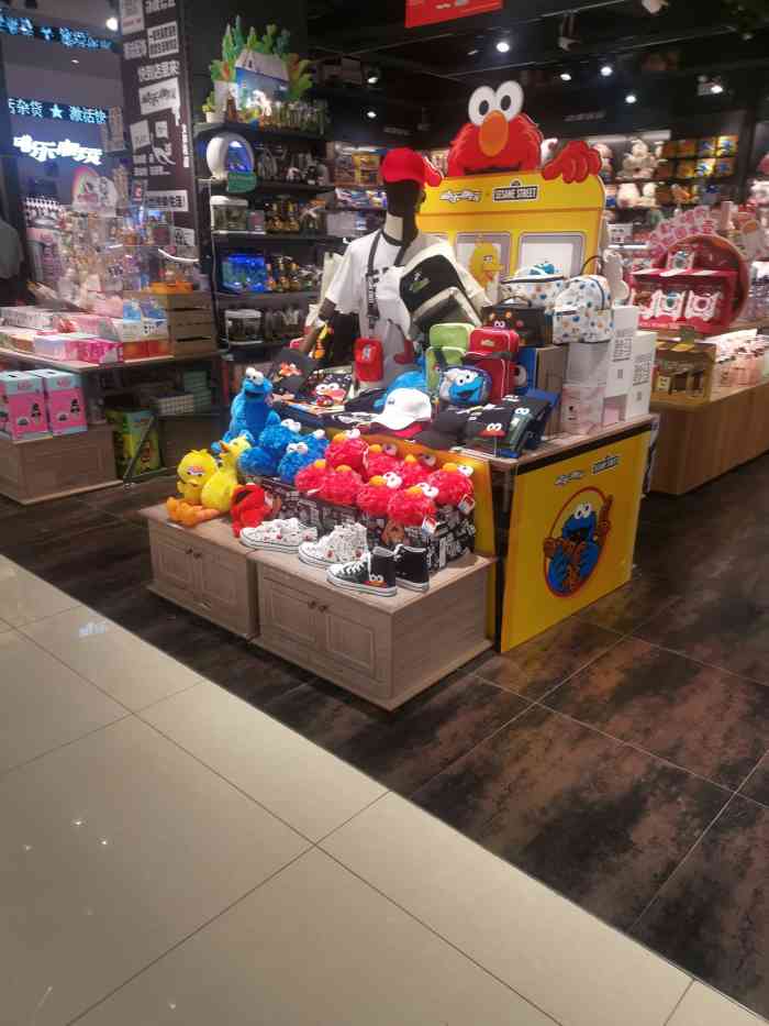 酷乐潮玩(嘉定百联店)-"嘉定现在发展得也很不错,几个商场都挺大,.