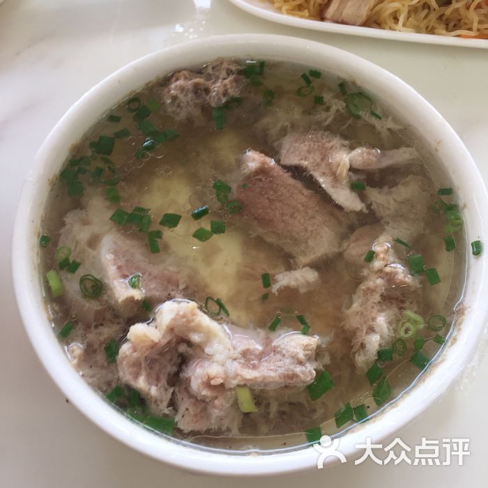 雄记猪肉汤图片 - 第1张