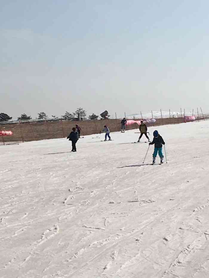 华彬生态园滑雪场-"华彬庄园滑雪场位于昌平南口镇南口农场,从.