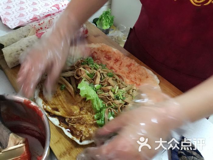 阿哥卤肉卷卷饼图片 第1张