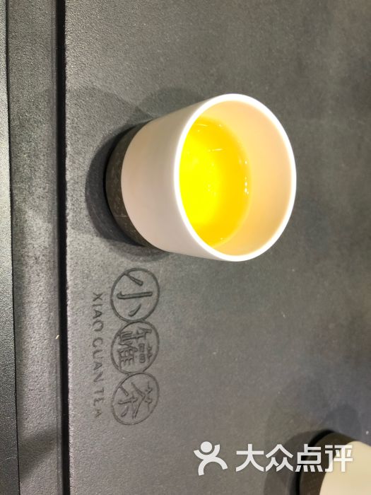 小罐茶:近两年小罐茶一下子火起来了,在.成都休