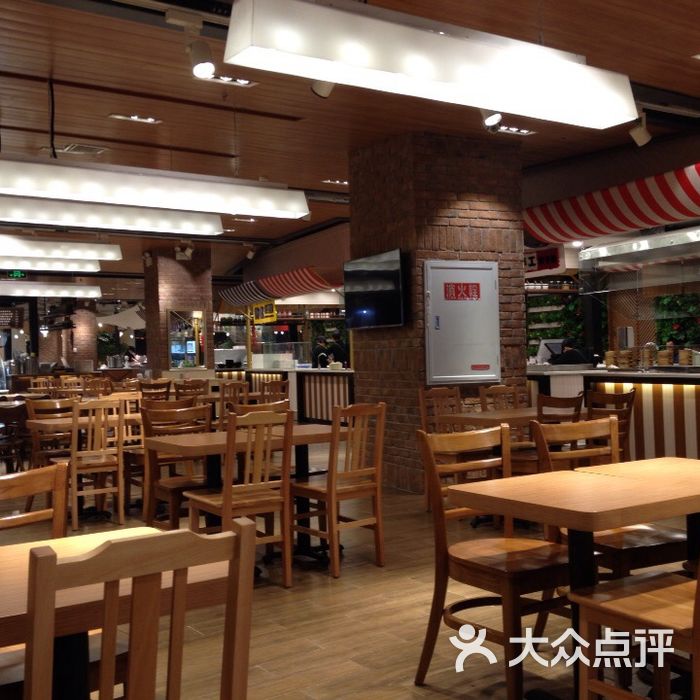 亚惠美食广场(龙湖时代天街店)