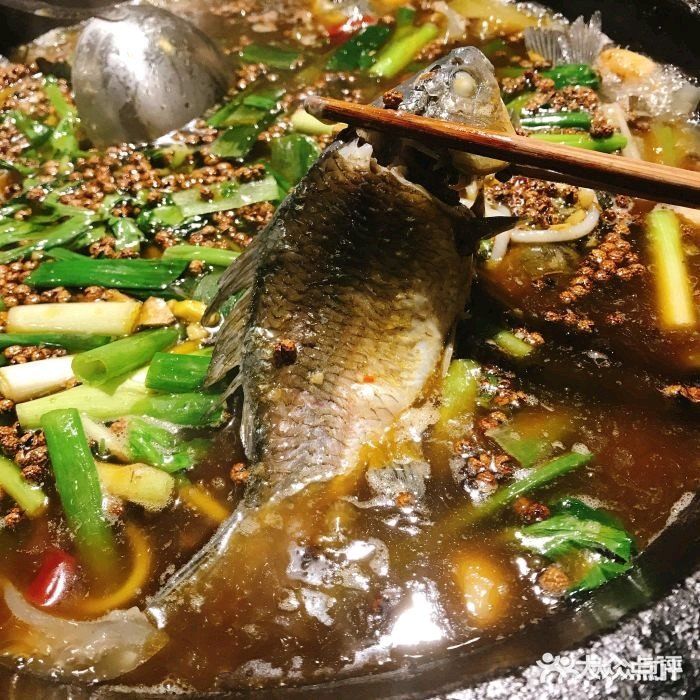 铁言子石锅土鲫鱼(空港总店)图片