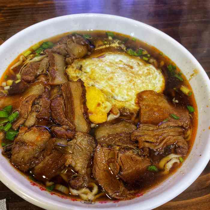 糯都当涂大肉面(江宁店"马鞍山当涂大肉面据说很有名,来吃过几次.