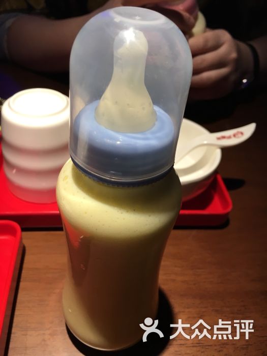 胖哥俩肉蟹煲(悦荟店)-芒果牛奶(奶瓶)图片