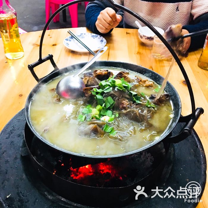 三毛烧烤潮汕砂锅粥城吊锅腊猪脚图片 第9张
