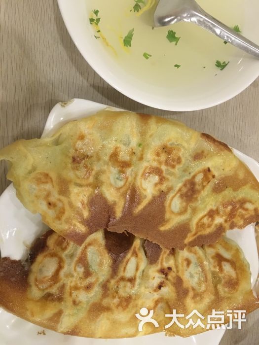虾仁素锅贴